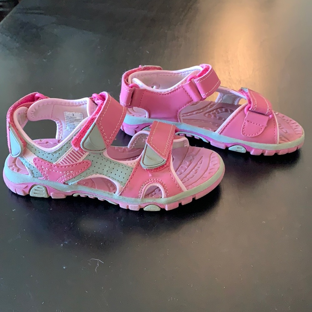 Khombu Girl Sandals